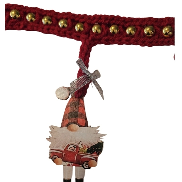 Hand Crafted Gold Beaded Garland Red Crochet Handmade Holiday Gnome decor 6-Feet - Picture 15 of 17